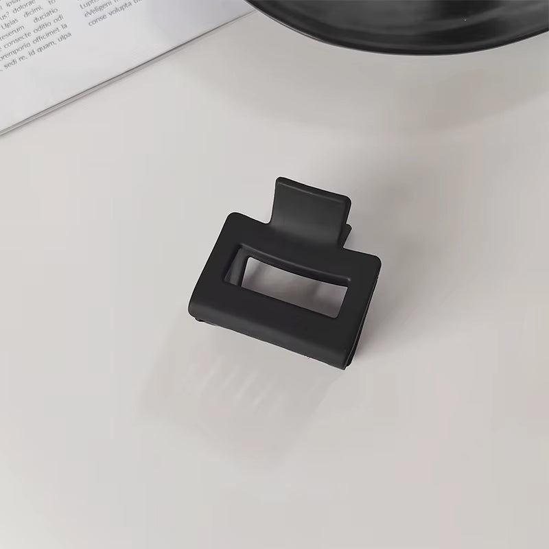 Women Elegant Black Geometric Plastic Hair Claw Lady Sweet Long Hair Holder Toothed Hair Clips Hairpins Fashion Hair Accessories